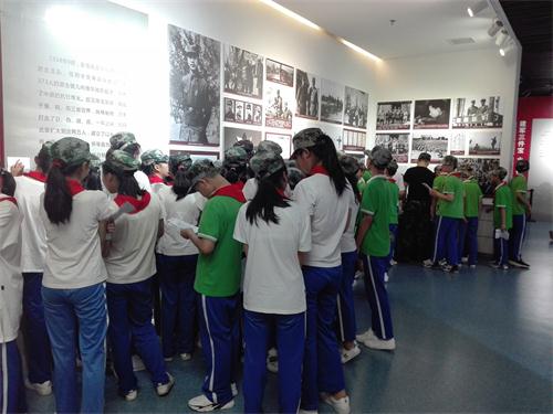镇平县彭雪枫纪念馆联合南阳市十七小学开展研学实践活动